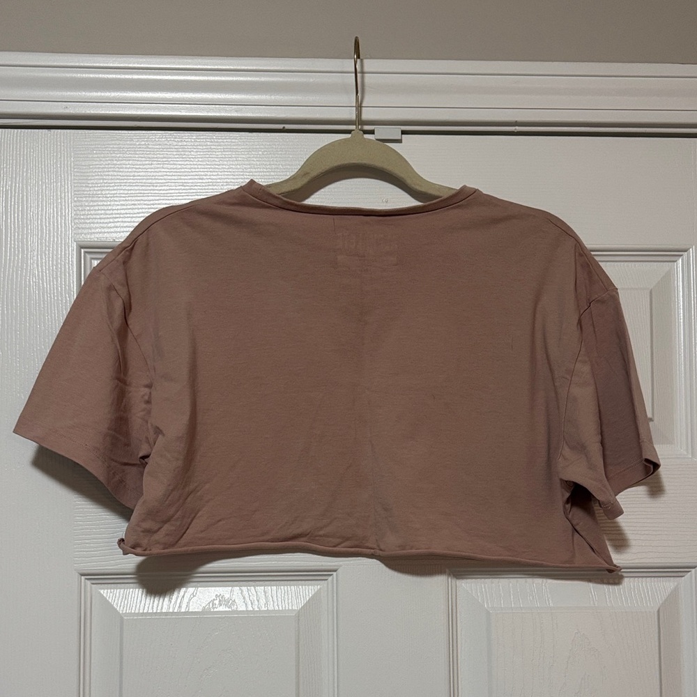 Alphalete Dusty Rose Cropped Tee - Picture 3 of 3